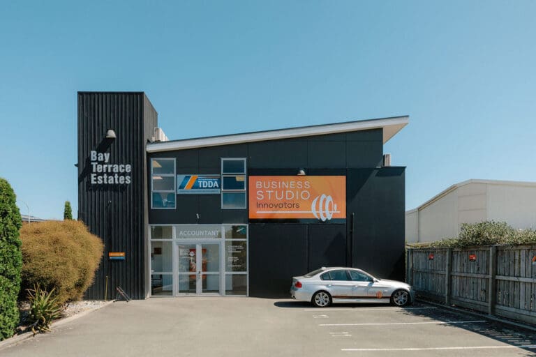 24.02.23 BusinessStudio LifestylePortraits 002 768x512