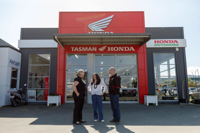 24.10.08 BusinessStudio LifestyleShoot 059 768x512